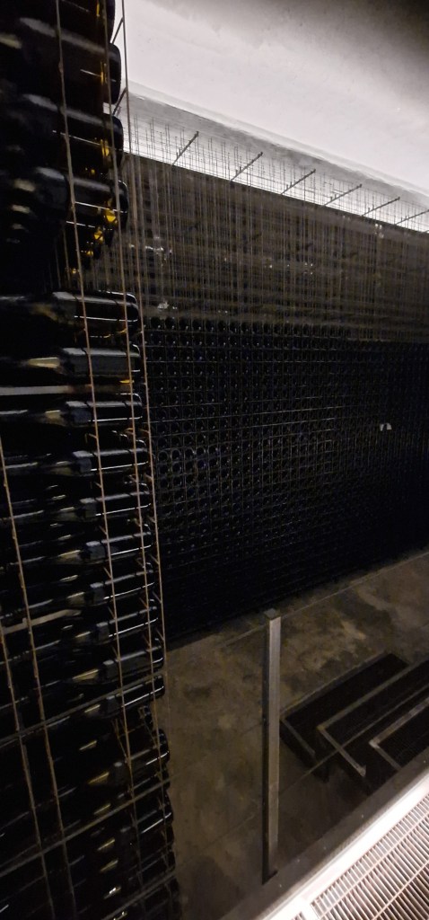 cantina vino maglie ferro portabottiglie
